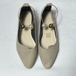 NIB Tan Flats with Pearl Accent Ankle T-Strap Detail Sz 39